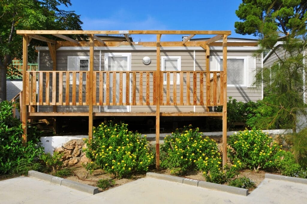 Mobile home with elegant porch